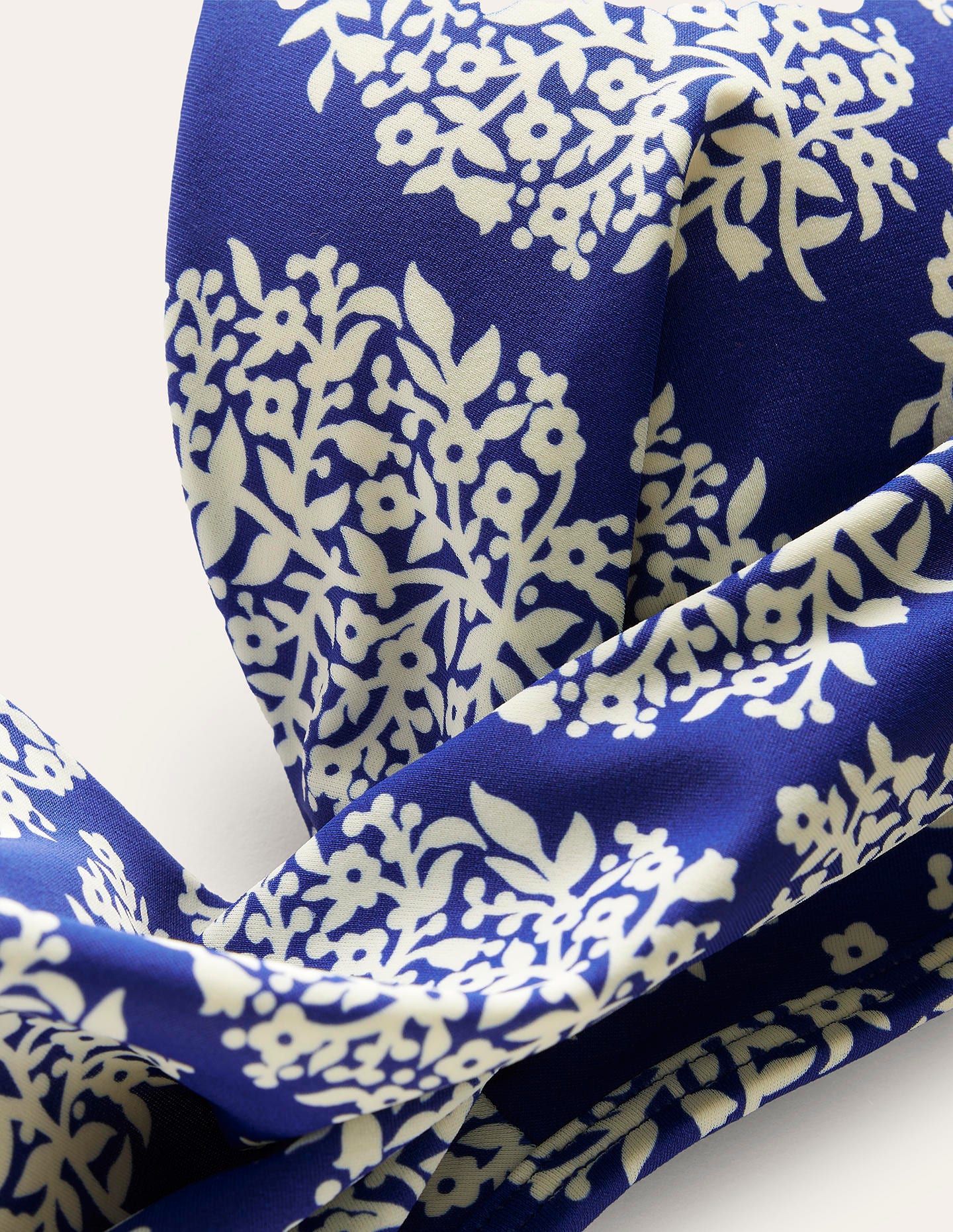 Capri Cup-size Bikini Top-Surf The Web. Floret Paisley - Image 6