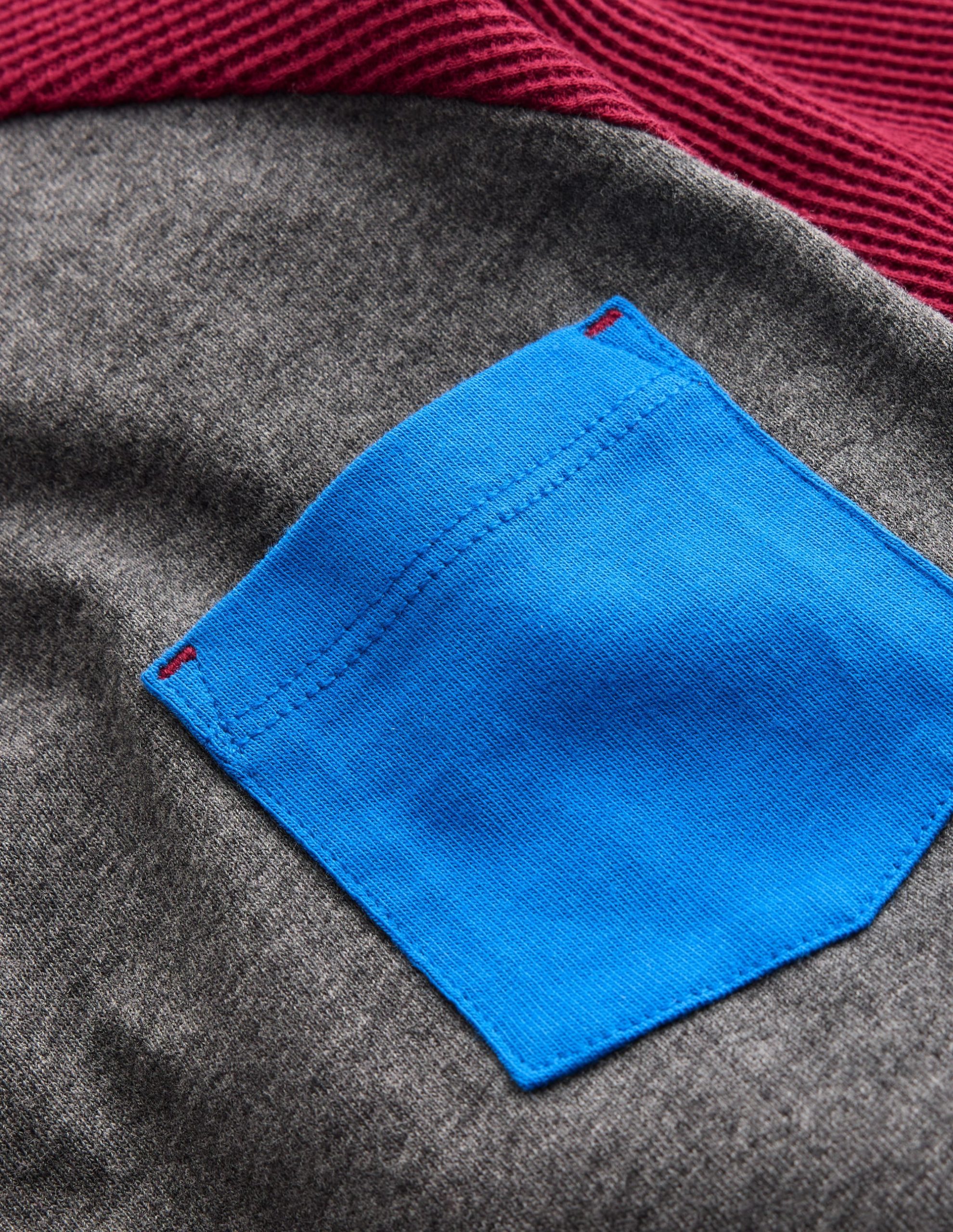 Waffle Mix Raglan-Charcoal Marl/ Rumba Red - Image 6