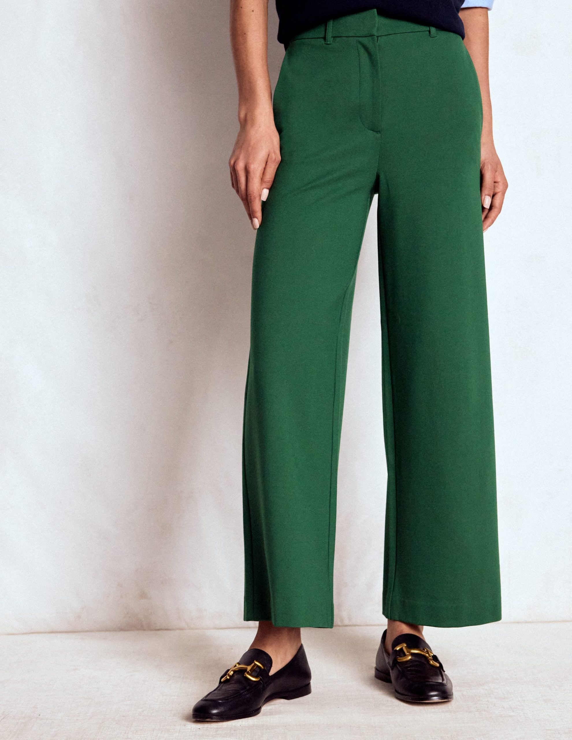 Belgravia Ponte Crop Pants-Hunter Green - Image 4