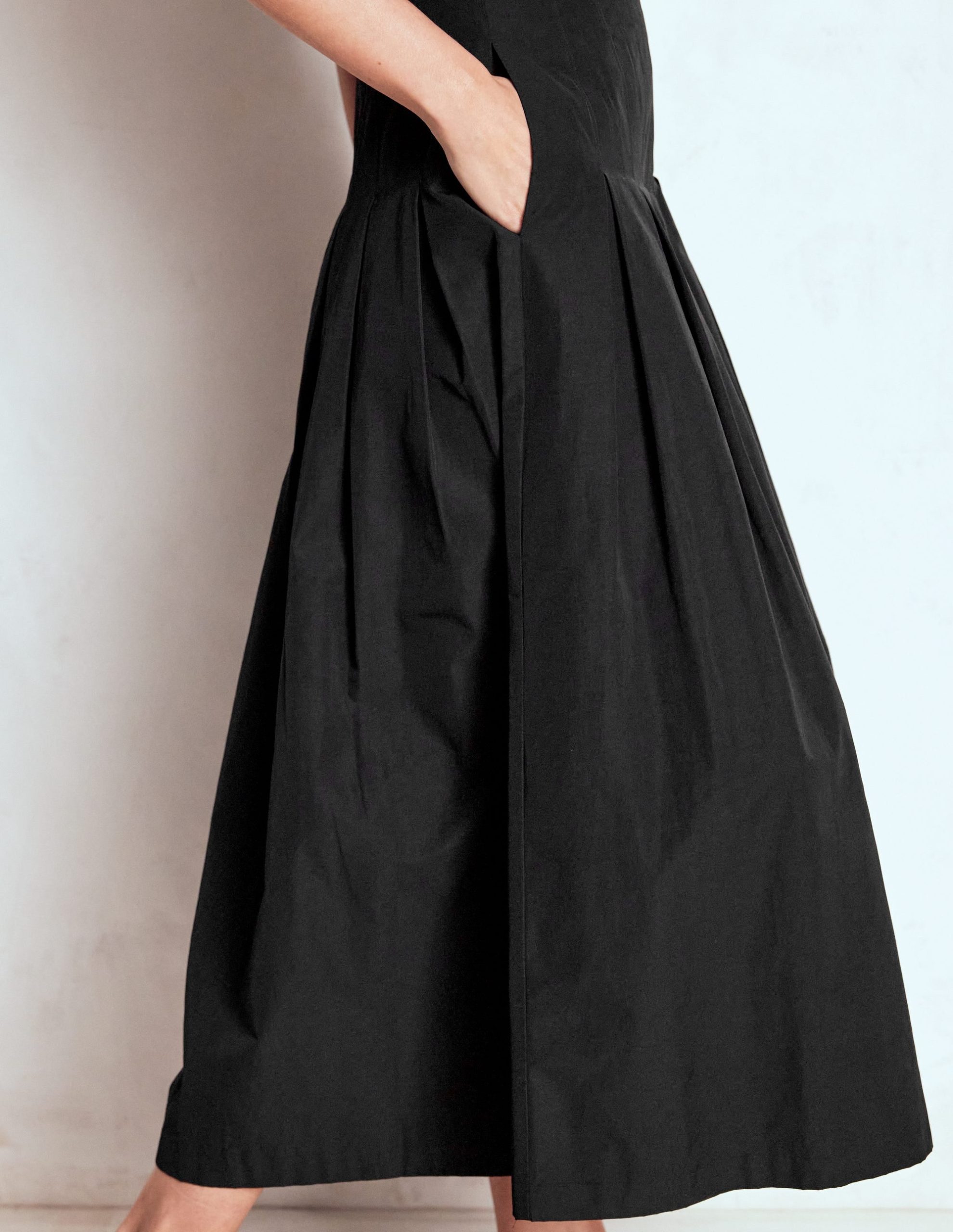 Valentina Taffeta Midi Skirt-Black - Image 4