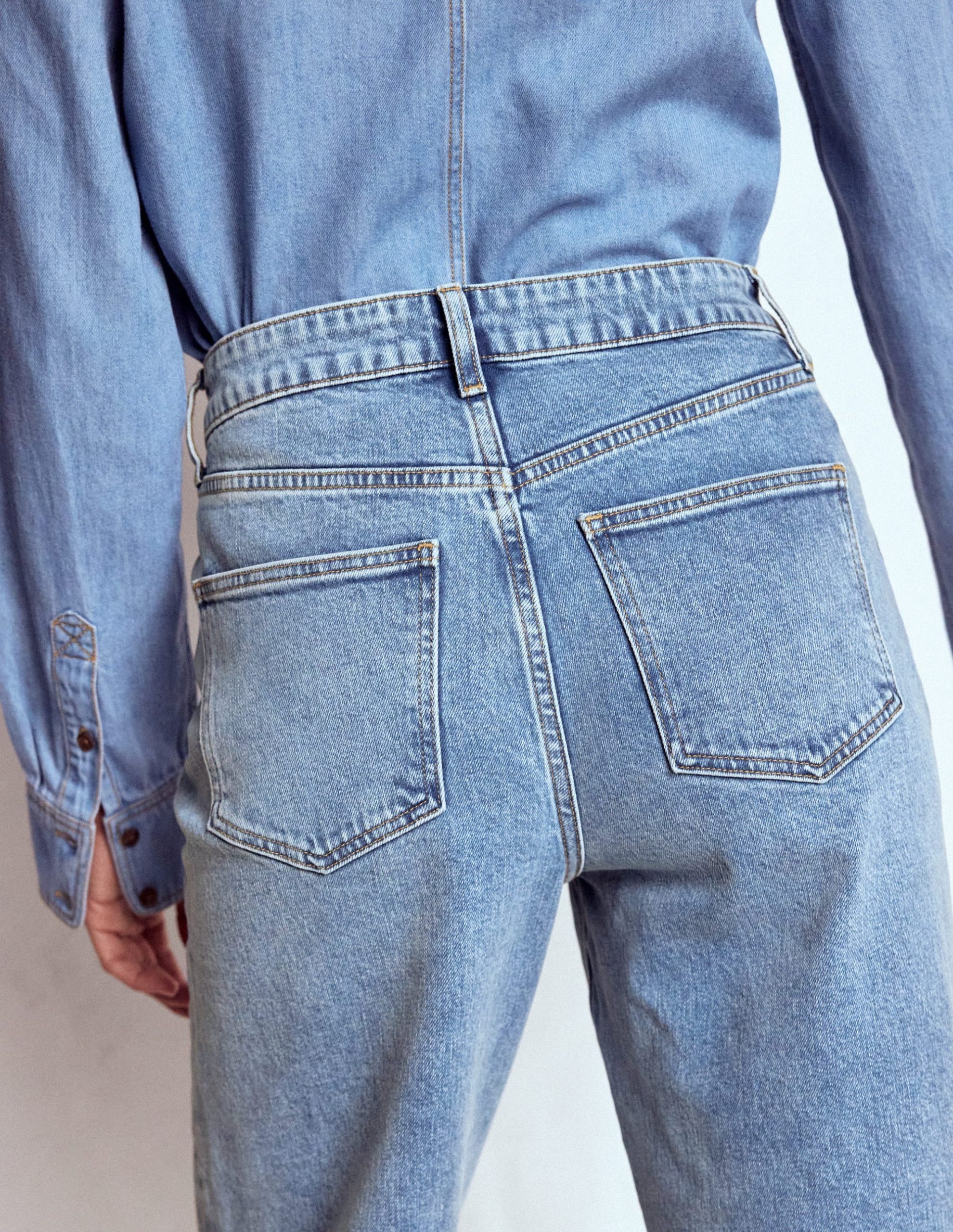 Mid Rise Straight Leg Jeans-Light Vintage - Image 3