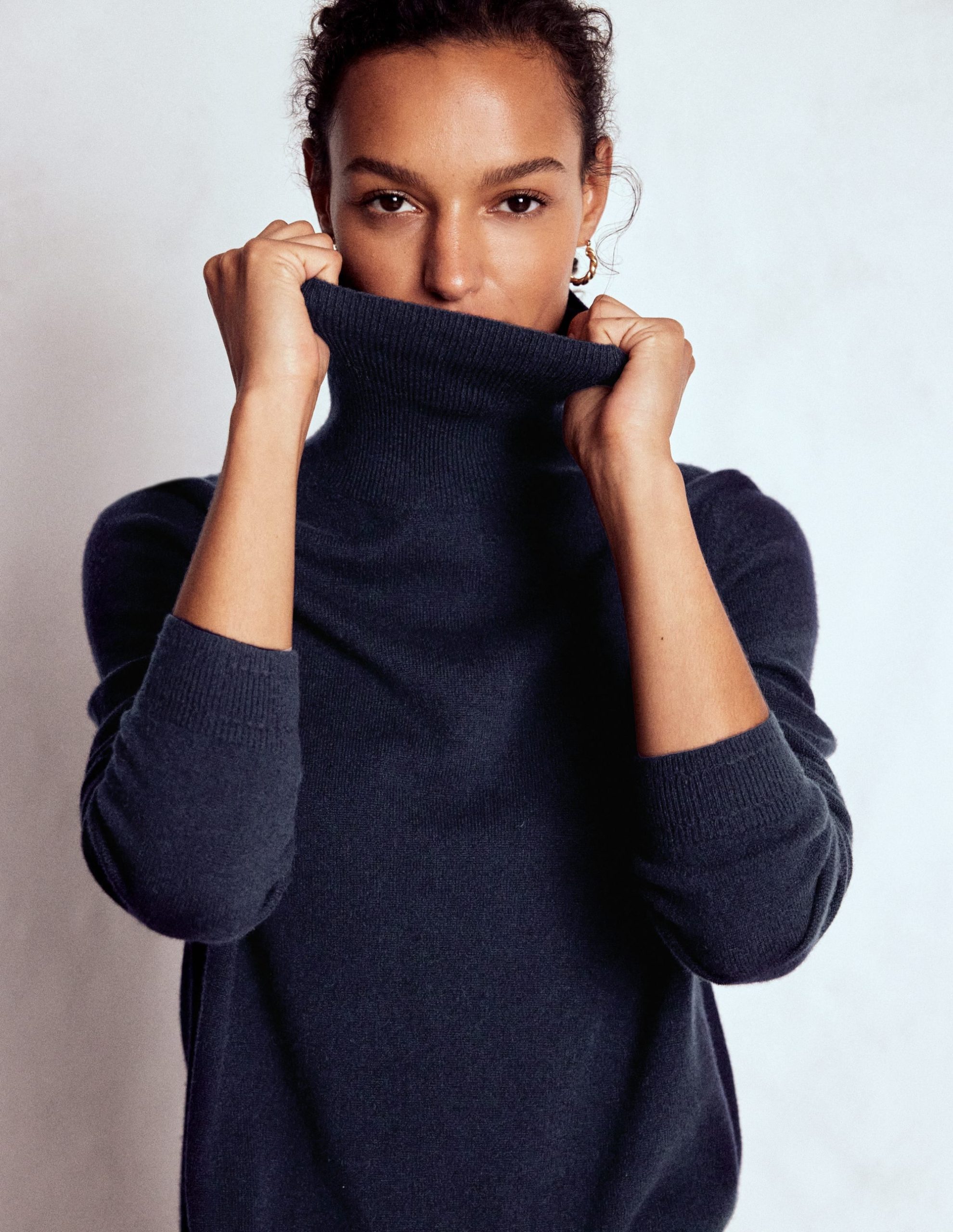 Eva Cashmere Roll Neck Sweater-Navy - Image 5